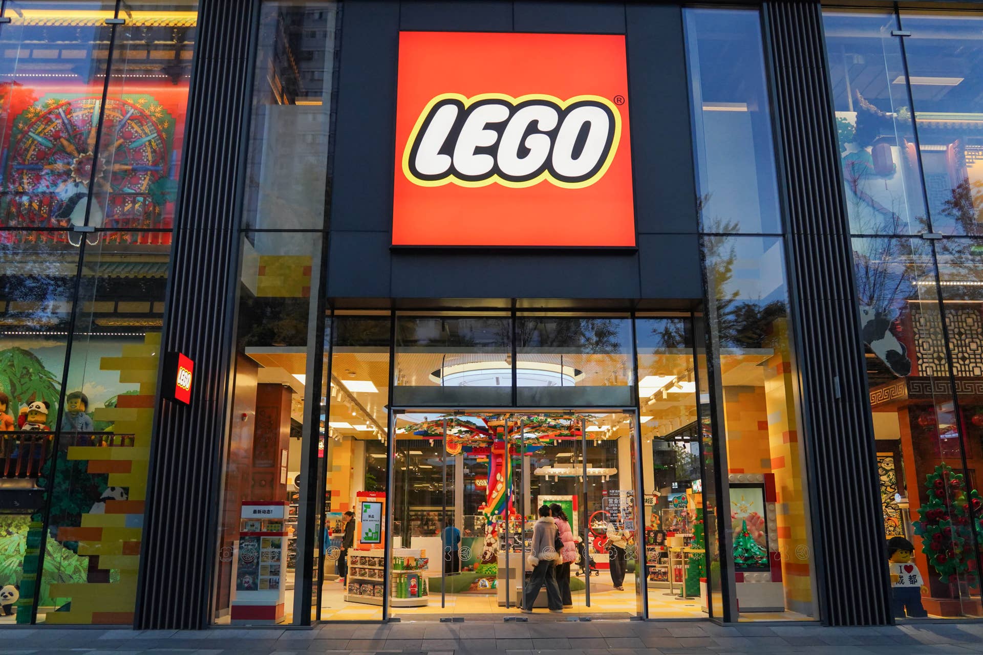 Lego Store Front Lego's Family of Koalas Set Is Winning Over Animal Lovers - Paw Nation